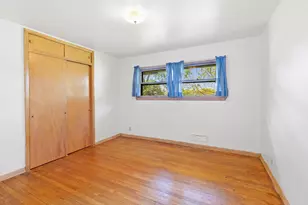 4795 S Brookdale Dr, Greenfield, WI 53228 - Photo 9