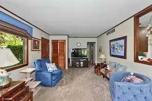 6968 S 118th St, Franklin, WI 53132 - Photo 5