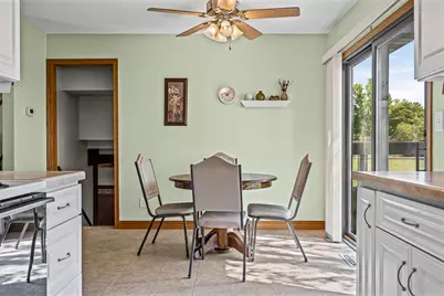 825  Valley Ct, Onalaska, WI 54650 - Photo 9