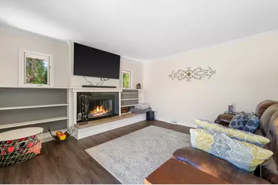 5358  Mulberry Dr, Greendale, WI 53129 - Photo 11