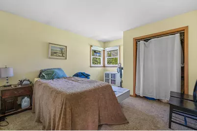 5358  Mulberry Dr, Greendale, WI 53129 - Photo 17