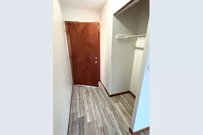 6011 W Port Ave #205K, Milwaukee, WI 53223 - Photo 15
