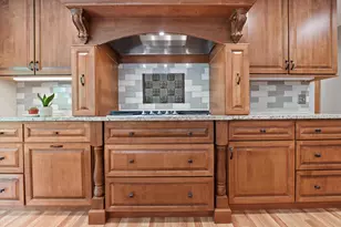 4385 S Sommerset Dr, New Berlin, WI 53151 - Photo 9