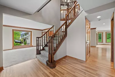 4385 S Sommerset Dr, New Berlin, WI 53151 - Photo 3
