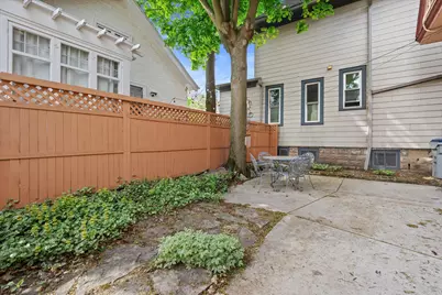 1701 E Lafayette Pl, Milwaukee, WI 53202 - Photo 23