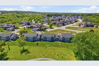 N16W26512  Golf View Ln #E, Pewaukee, WI 53072 - Photo 29