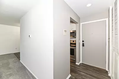 8117 W Manitoba St #14, West Allis, WI 53219 - Photo 7