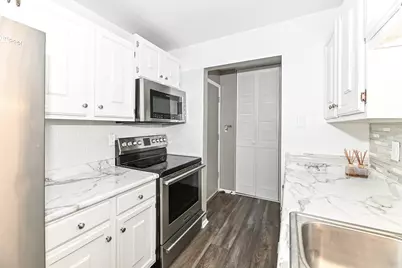 8117 W Manitoba St #14, West Allis, WI 53219 - Photo 11