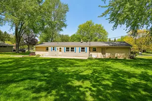 N50W17803 Greenview Ave, Menomonee Falls, WI 53051 - Photo 33