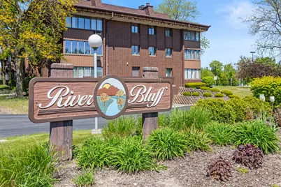 N84W15750  Ridge Rd #105, Menomonee Falls, WI 53051 - Photo 1