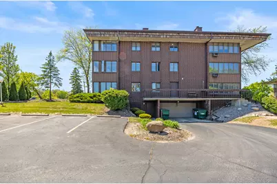 N84W15750  Ridge Rd #105, Menomonee Falls, WI 53051 - Photo 19