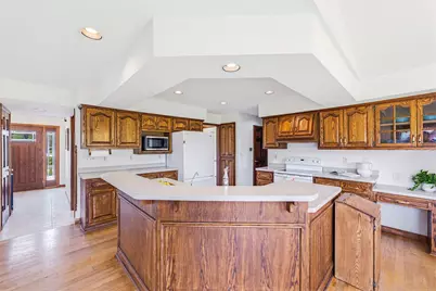 13645 W Maria Dr, New Berlin, WI 53151 - Photo 19