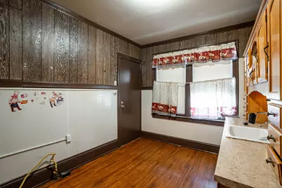 2043 N 28th St, Milwaukee, WI 53208 - Photo 11