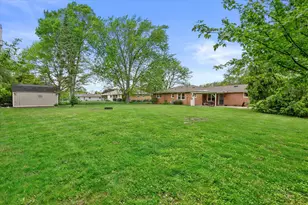 14101 W Maple Ridge Rd, New Berlin, WI 53151 - Photo 25