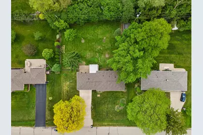 14101 W Maple Ridge Rd, New Berlin, WI 53151 - Photo 31