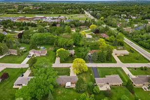 14101 W Maple Ridge Rd, New Berlin, WI 53151 - Photo 35