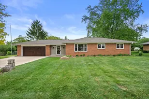 14101 W Maple Ridge Rd, New Berlin, WI 53151 - Photo 23