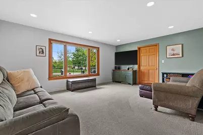 14101 W Maple Ridge Rd, New Berlin, WI 53151 - Photo 11