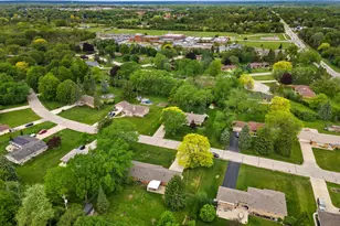 14101 W Maple Ridge Rd, New Berlin, WI 53151 - Photo 37