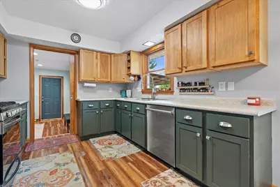 14101 W Maple Ridge Rd, New Berlin, WI 53151 - Photo 7