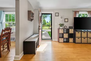 2905 S 95th St, West Allis, WI 53227 - Photo 5