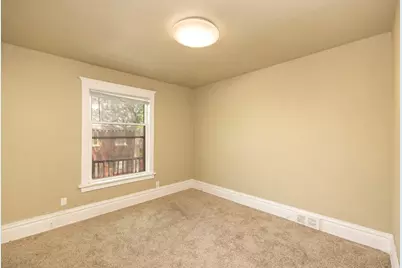 605 E Wright St #Upper, Milwaukee, WI 53212 - Photo 7