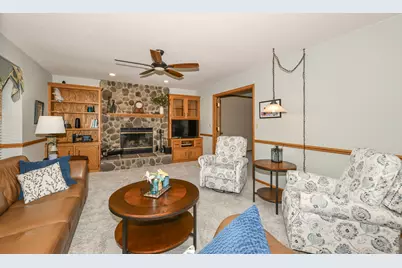 W166N10248  Calico Ln, Germantown, WI 53022 - Photo 7