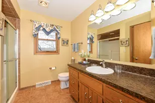 W166N10248 Calico Ln, Germantown, WI 53022 - Photo 23