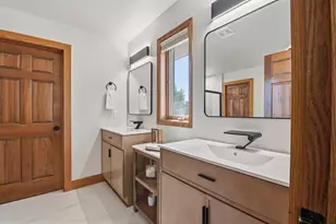 W307N2873 Fieldwood Dr, Delafield, WI 53072 - Photo 17