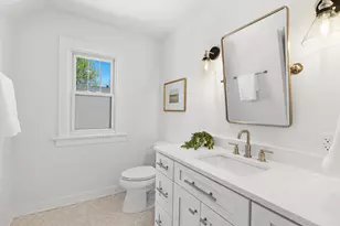 4867 N Berkeley Blvd, Whitefish Bay, WI 53217 - Photo 15