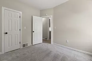 2573 N 45th St, Milwaukee, WI 53210 - Photo 11