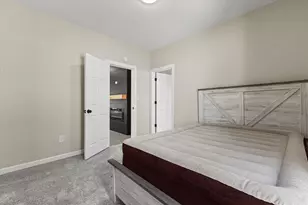 2573 N 45th St, Milwaukee, WI 53210 - Photo 9