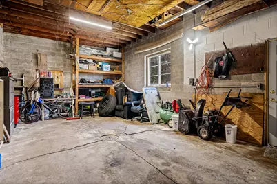2303  13th St, La Crosse, WI 54601 - Photo 17