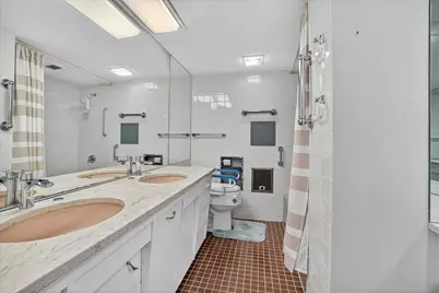 1610 N Prospect Ave #1403, Milwaukee, WI 53202 - Photo 5