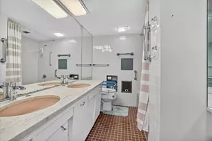 1610 N Prospect Ave, Milwaukee, WI 53202 - Photo 5