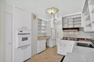 1610 N Prospect Ave, Milwaukee, WI 53202 - Photo 3