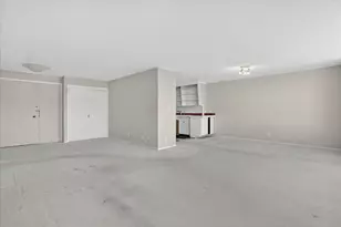 1610 N Prospect Ave, Milwaukee, WI 53202 - Photo 9