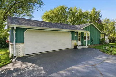10780  Crestview Dr, Cedarburg, WI 53012 - Photo 5