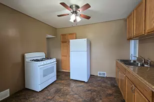 1031 S 98th St, West Allis, WI 53214 - Photo 3