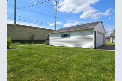 1031 S 98th St, West Allis, WI 53214 - Photo 29