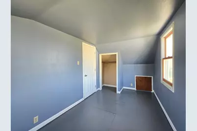 1031 S 98th St, West Allis, WI 53214 - Photo 17