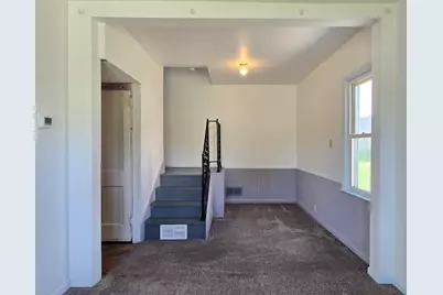 1031 S 98th St, West Allis, WI 53214 - Photo 5