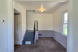 1031 S 98th St, West Allis, WI 53214 - Photo 5