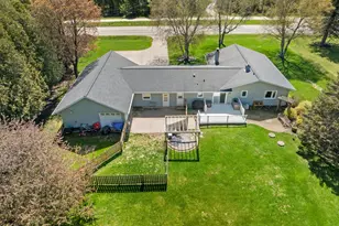 5204 S 10th St, Manitowoc, WI 54220 - Photo 35