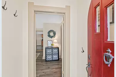 7831 W North Ave, Wauwatosa, WI 53213 - Photo 3