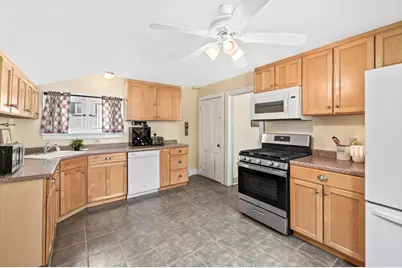 7831 W North Ave, Wauwatosa, WI 53213 - Photo 17