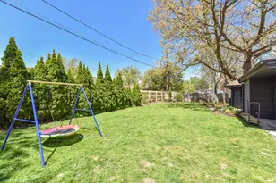 935 N 75th St, Wauwatosa, WI 53213 - Photo 33