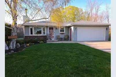 424  Van Buren Rd, Howards Grove, WI 53083 - Photo 1