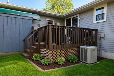 424  Van Buren Rd, Howards Grove, WI 53083 - Photo 7