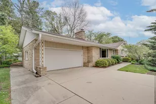 4129 86th St, Pleasant Prairie, WI 53142 - Photo 5